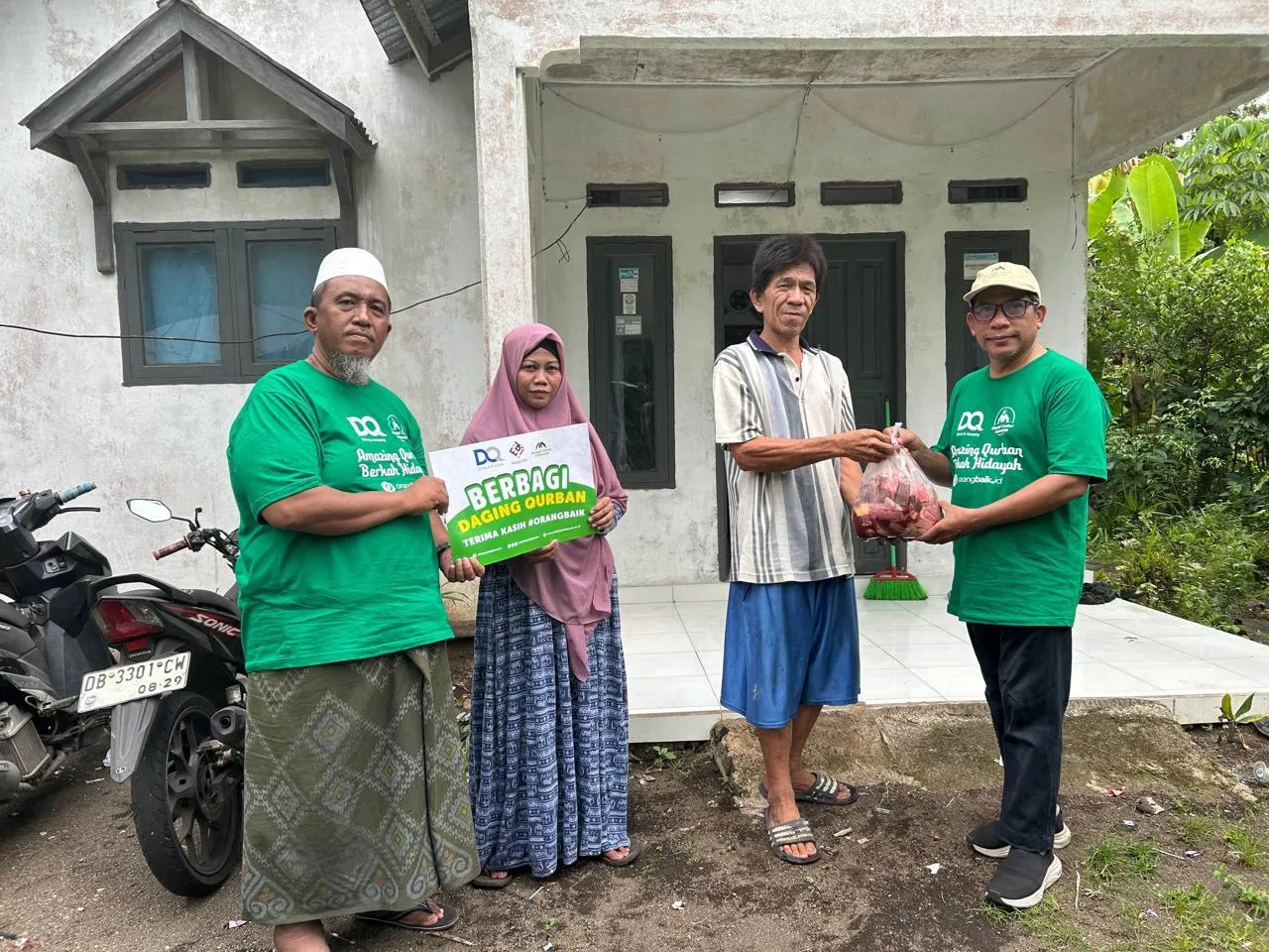 Foto penyerahan qurban 2