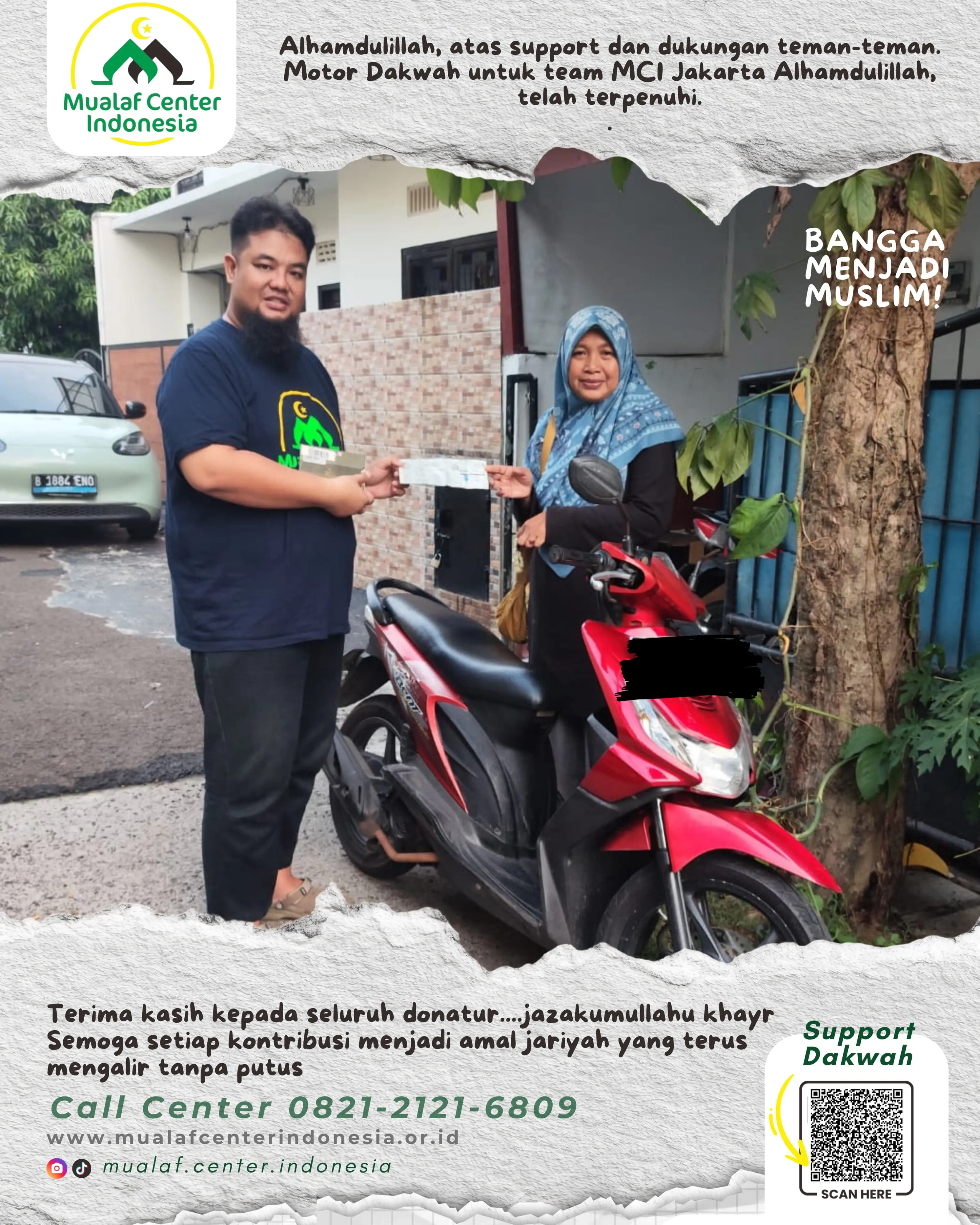 Foto penyerahan bingkisan 1